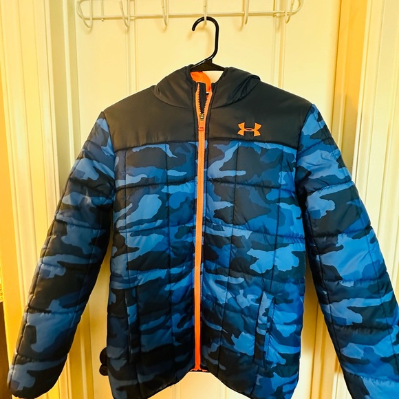 Under Armour Big Boys Magnus ColdGear® Puffer Camo-Print Hooded Jacket - Picture 3 of 7